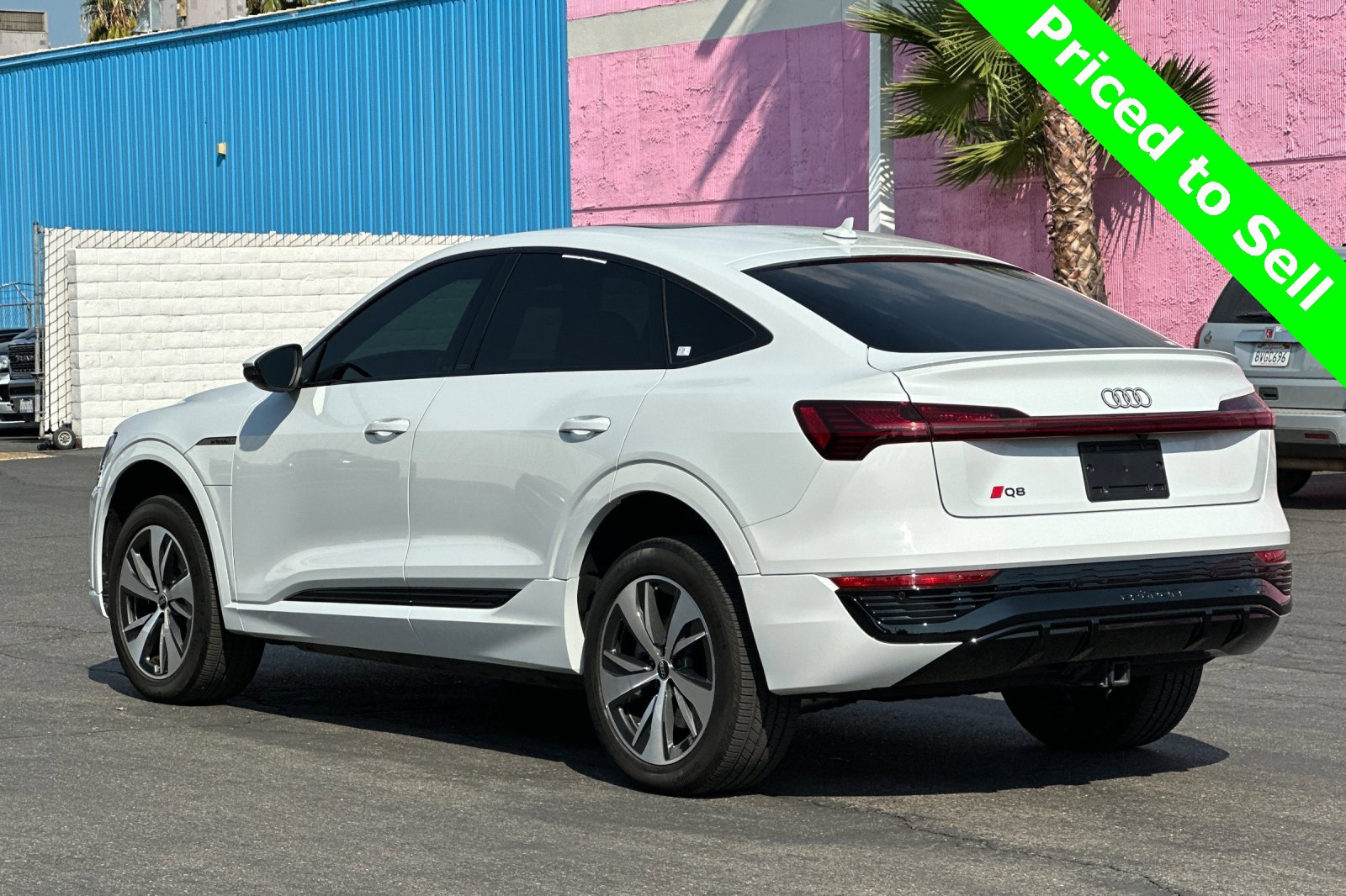 Used 2024 Audi Q8 e-tron Premium image 6