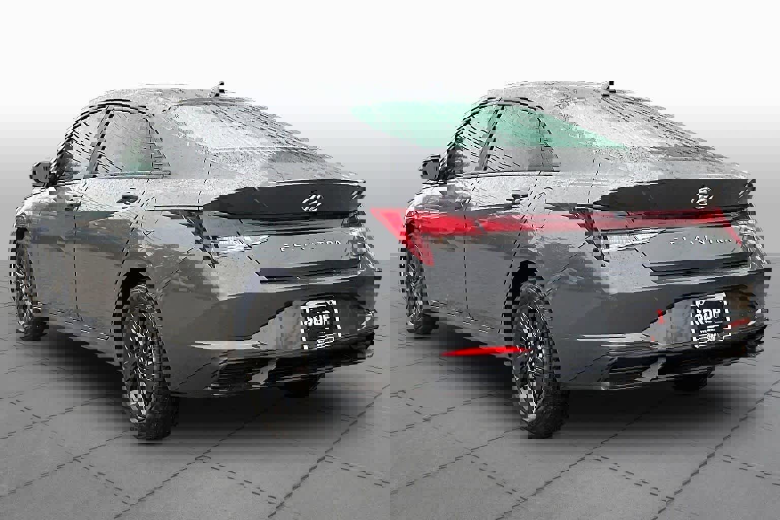 Used 2023 Hyundai Elantra SEL image 12