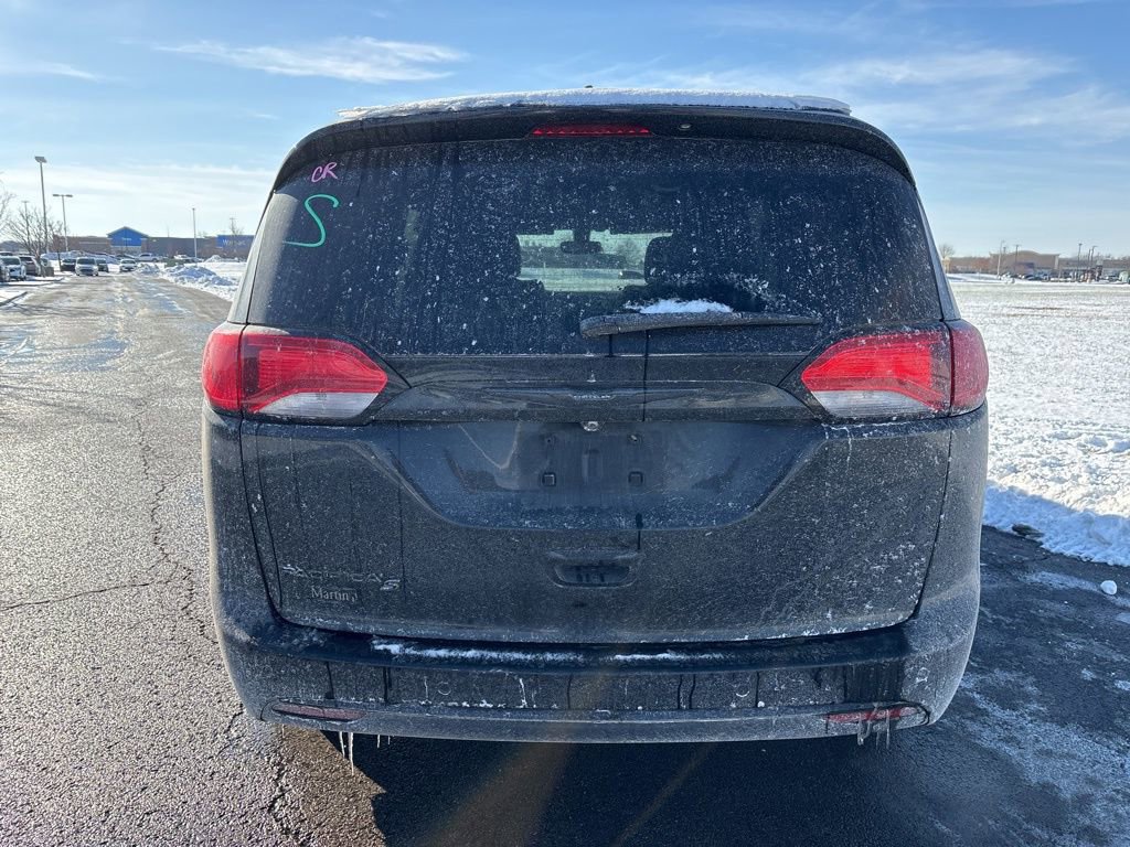 Used 2018 Chrysler Pacifica Touring Plus w/ S Appearance Package image 8