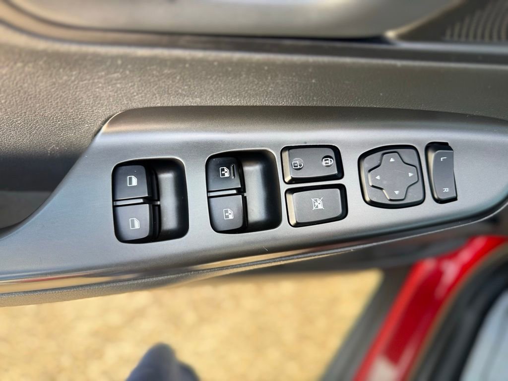 Used 2020 Hyundai Kona SEL Plus w/ Cargo Package image 17