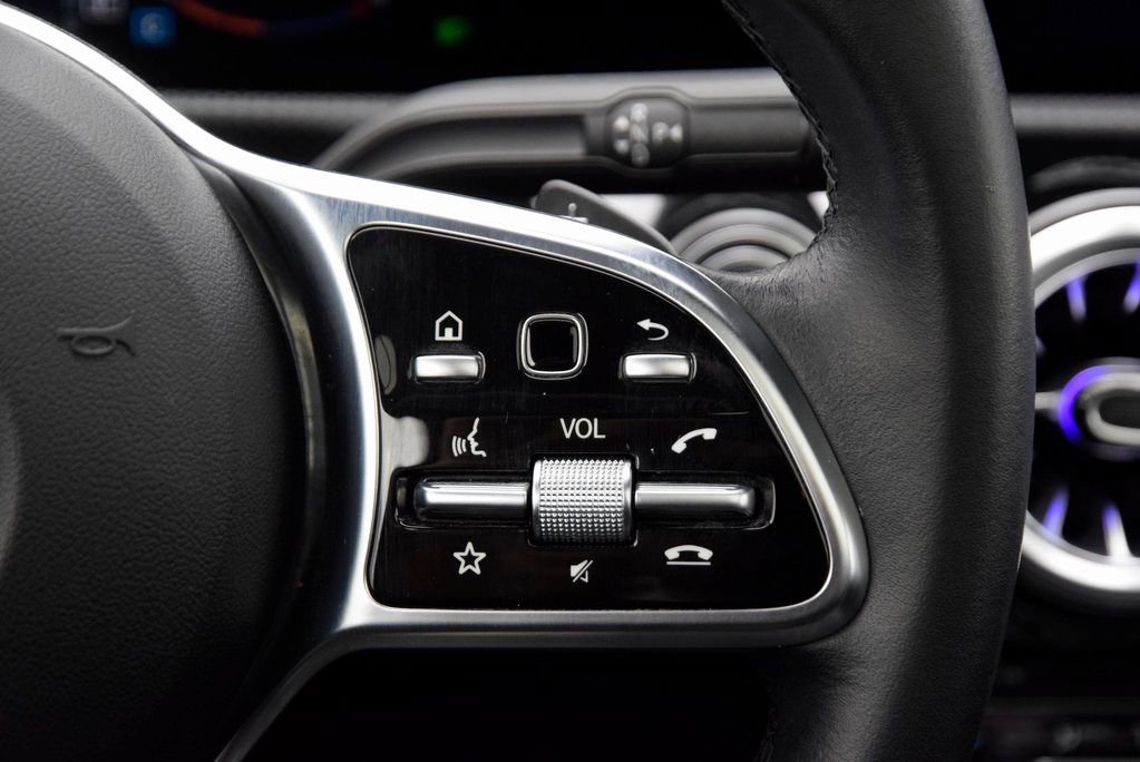 Used 2023 Mercedes-Benz CLA 250 image 27