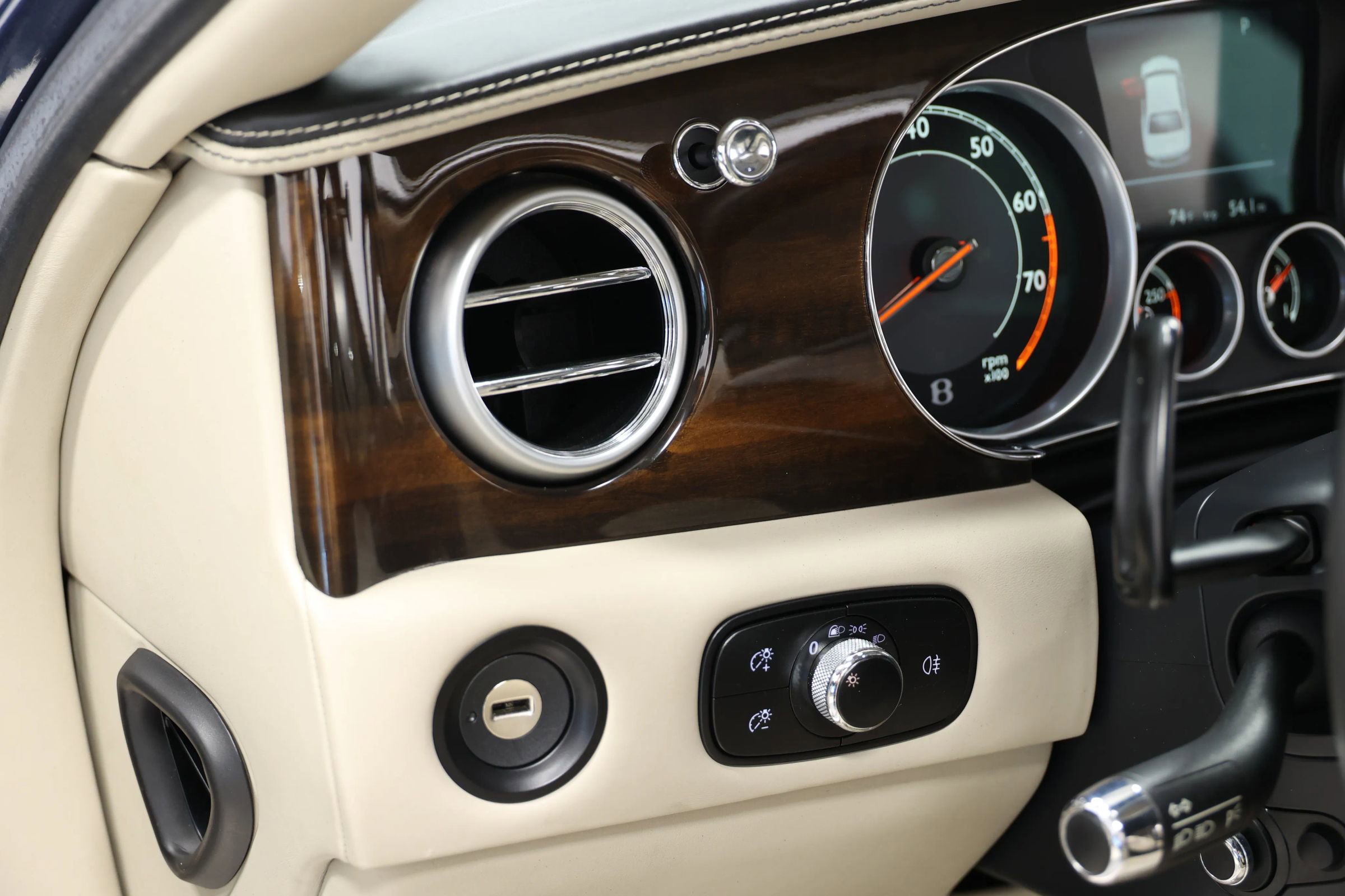 Used 2014 Bentley Flying Spur W12 AWD/4WD image 23