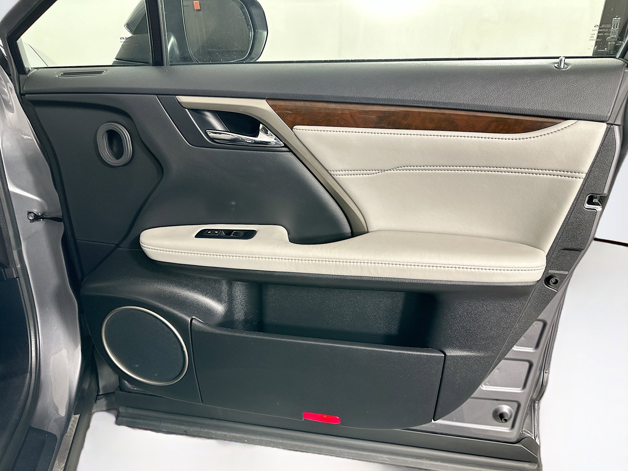 Used 2017 Lexus RX 450h AWD image 34