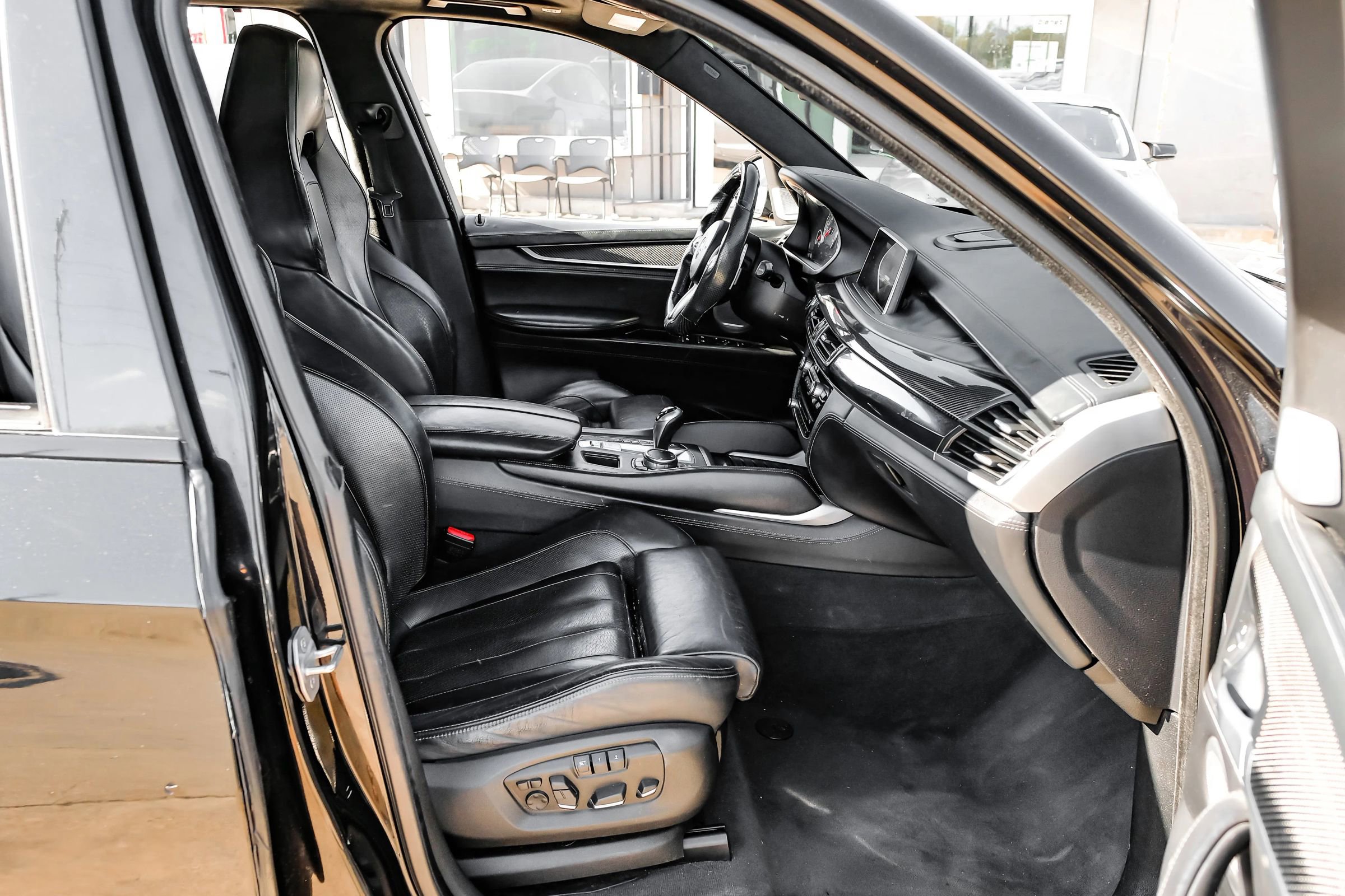 Used 2016 BMW X5 M image 42