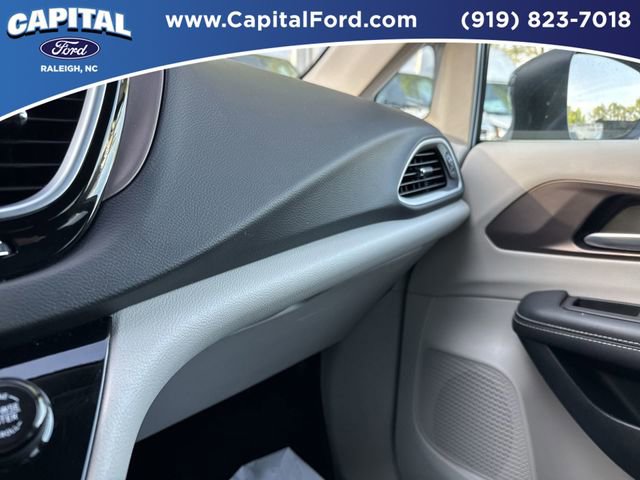 Used 2024 Chrysler Voyager LX image 30