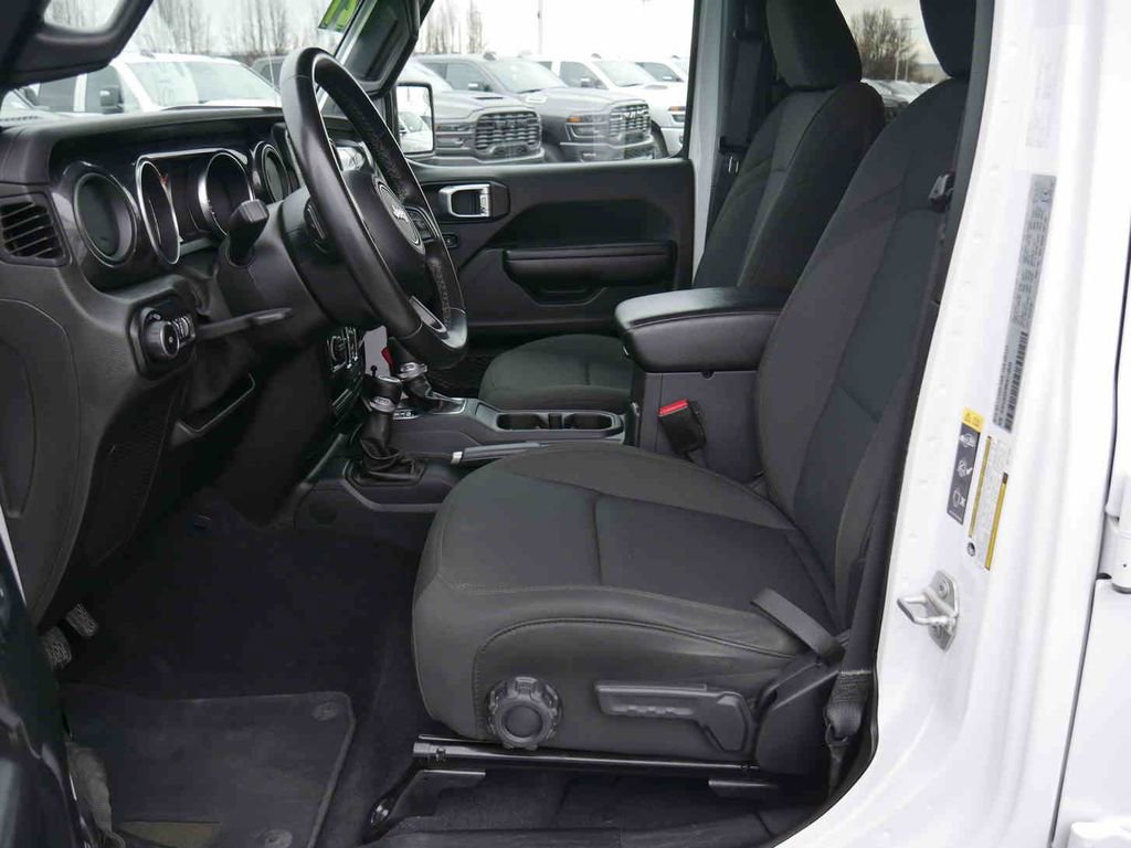 Used 2021 Jeep Wrangler Unlimited Sport image 27