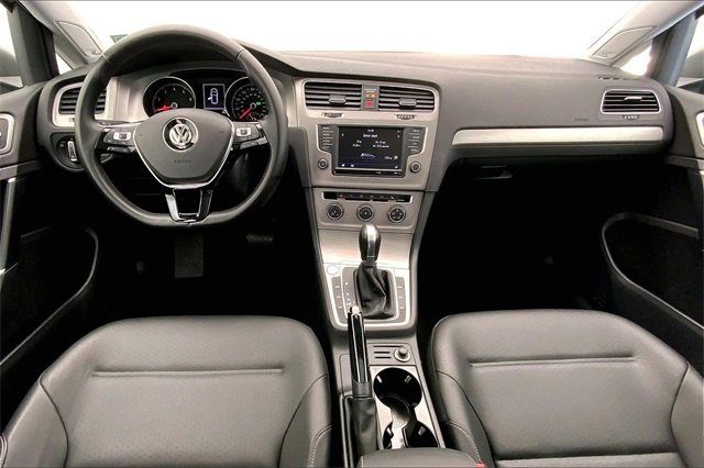 Used 2017 Volkswagen Golf 4-Door image 15