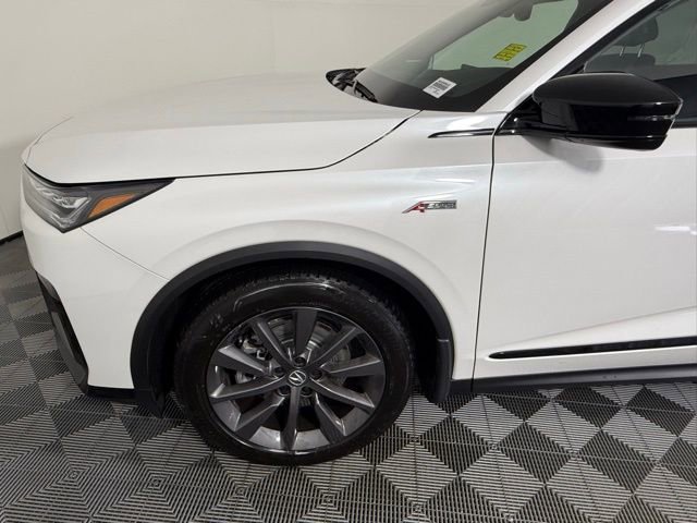 Used 2025 Acura MDX A-Spec image 11