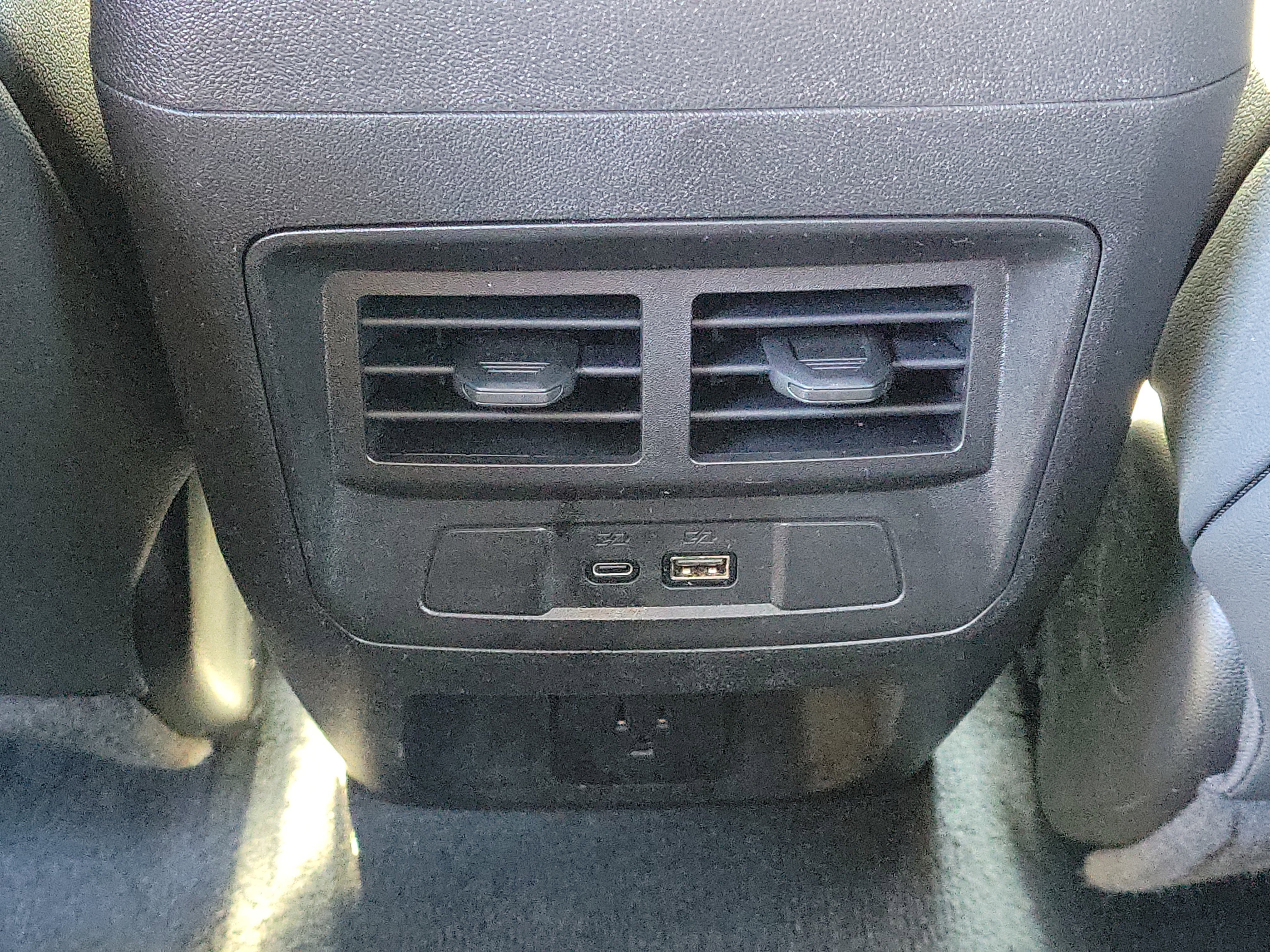 Used 2024 GMC Canyon AT4 w/ AT4 Premium Package AWD/4WD image 12