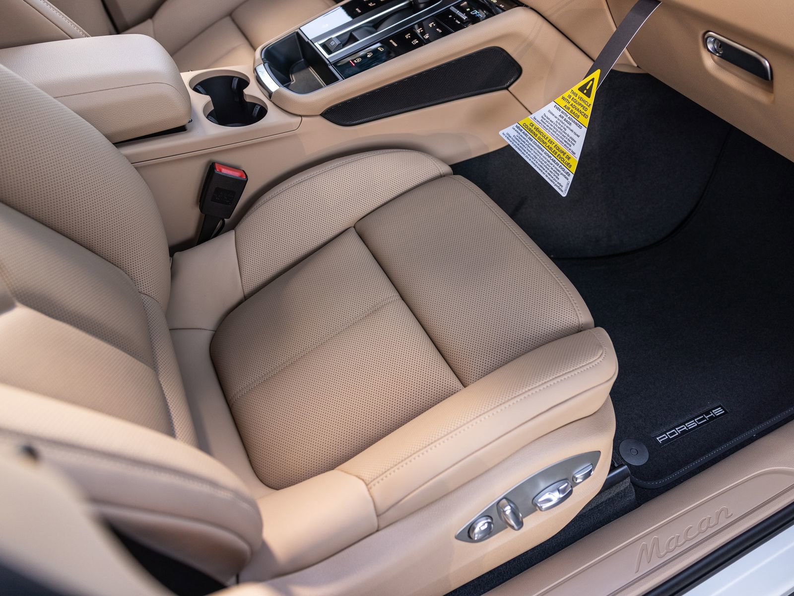 Certified 2025 Porsche Macan image 53