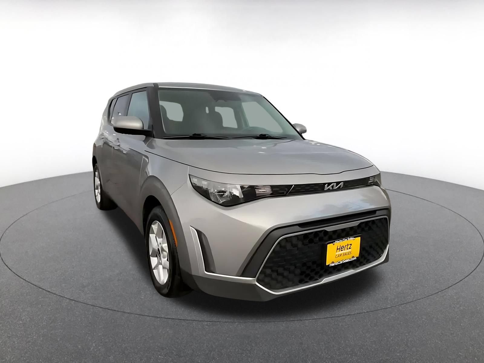 Used 2025 Kia Soul LX w/ LX Technology Package FWD image 3