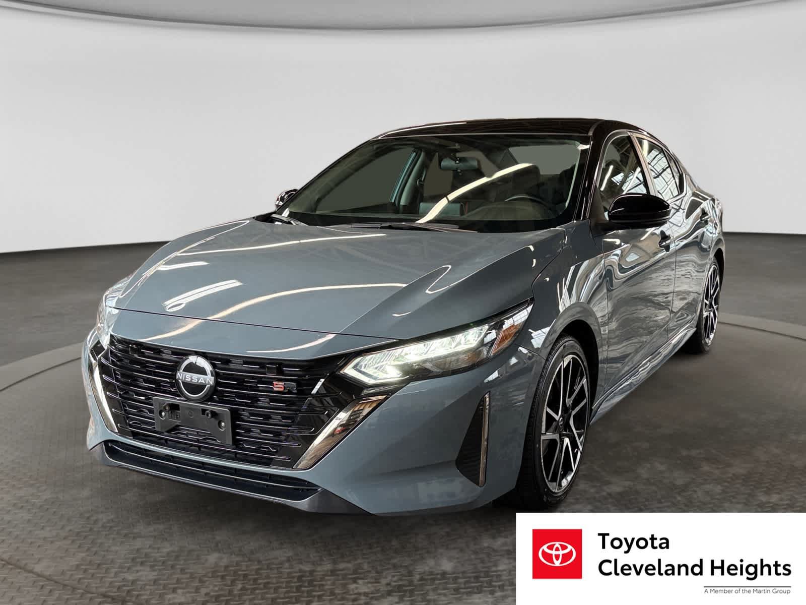 Used 2025 Nissan Sentra SR FWD image 1
