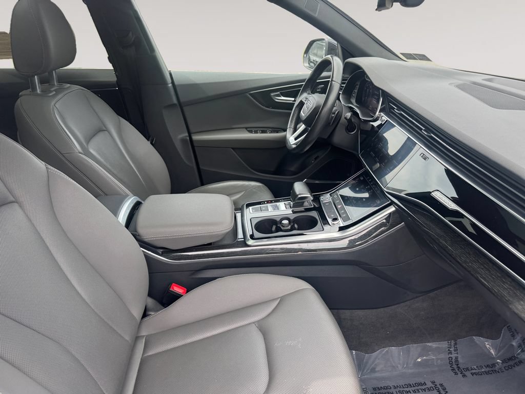 Used 2019 Audi Q8 Premium Plus w/ Premium Plus AWD/4WD image 15