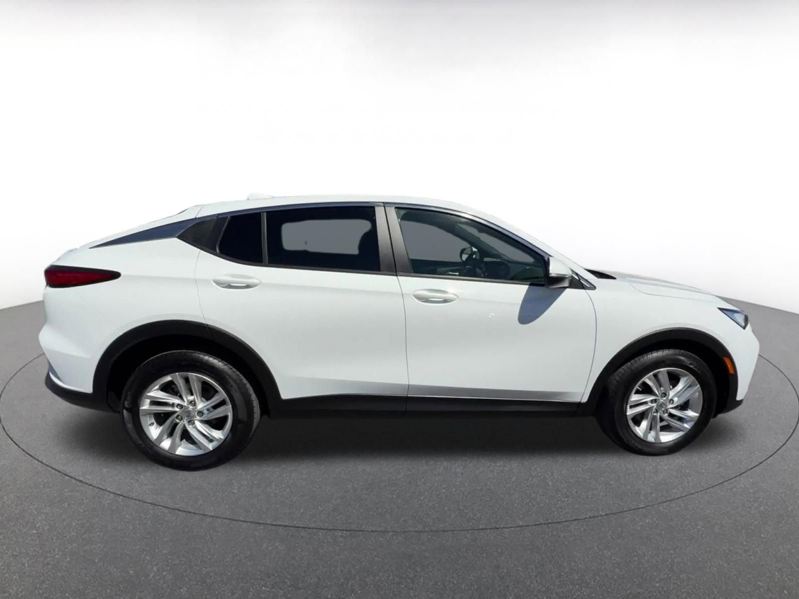 Used 2025 Buick Envista Preferred image 16