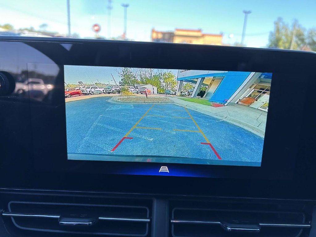 Used 2026 Chevrolet Trax LT FWD image 19
