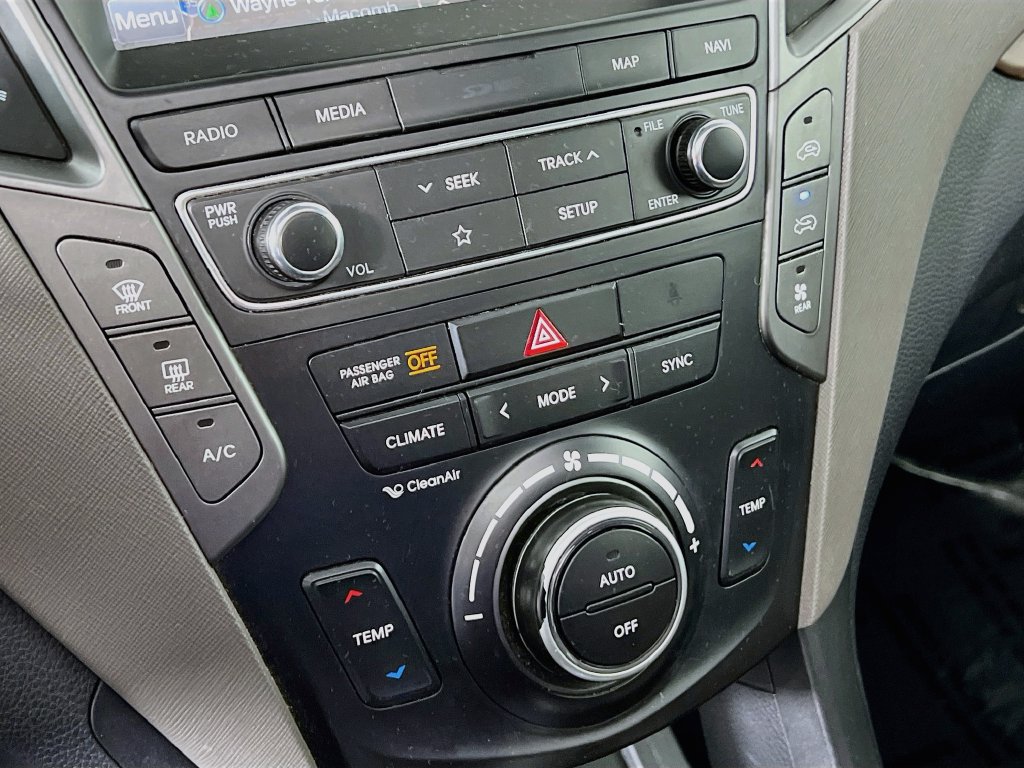 Used 2019 Hyundai Santa Fe XL AWD/4WD image 15