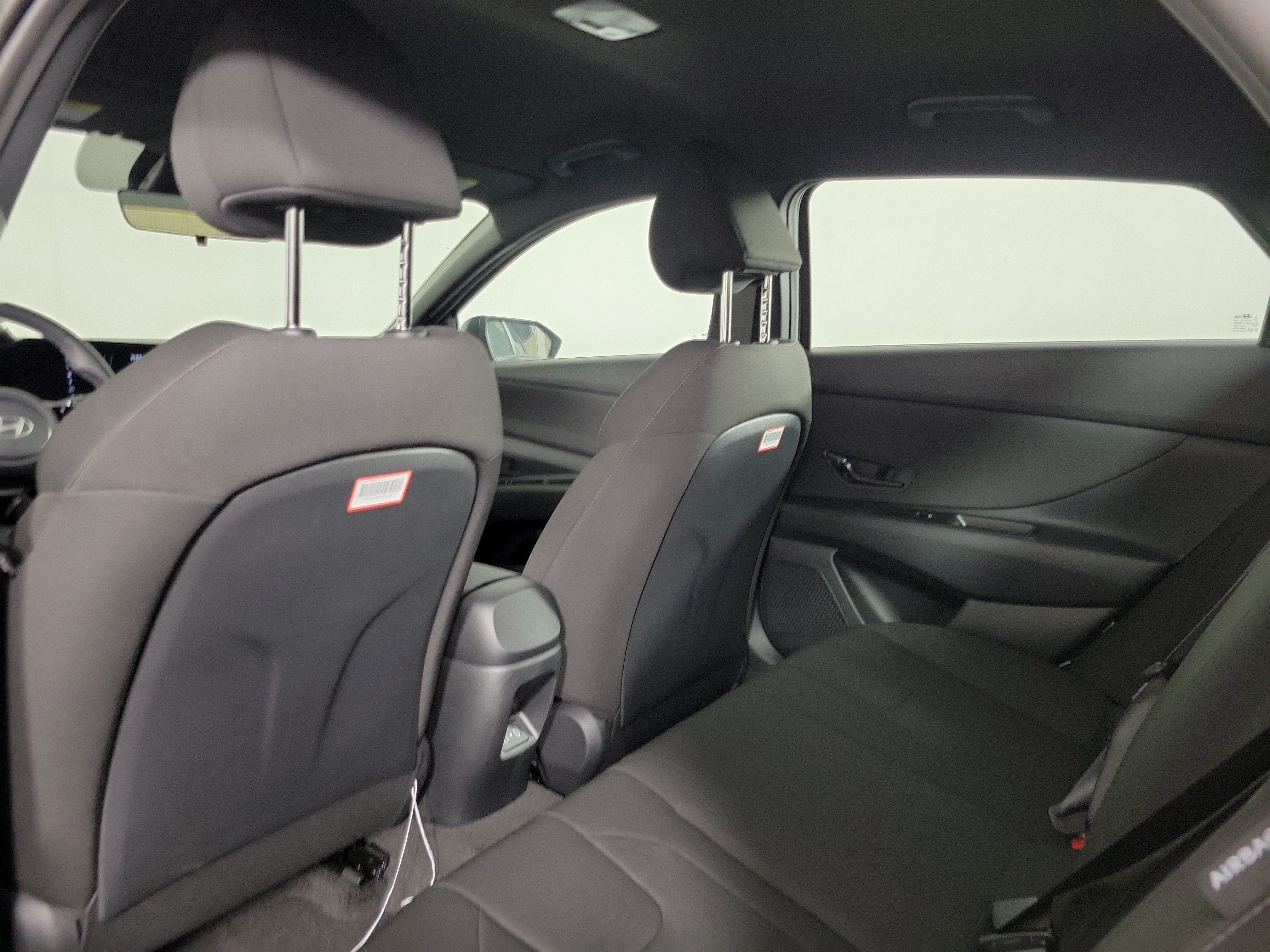 New 2026 Hyundai Elantra SEL FWD image 33