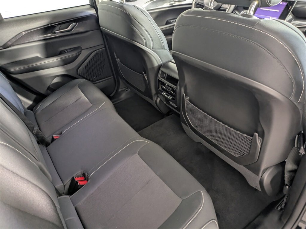 Certified 2023 Jeep Grand Cherokee Laredo image 28