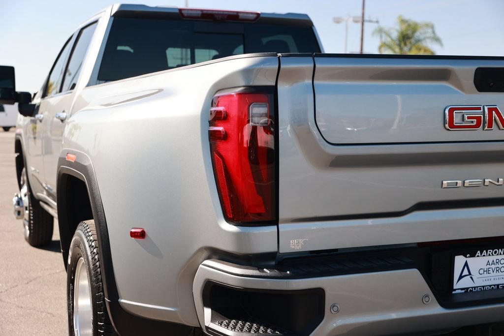 Used 2025 GMC Sierra 3500 Denali w/ Denali Reserve Package AWD/4WD image 16