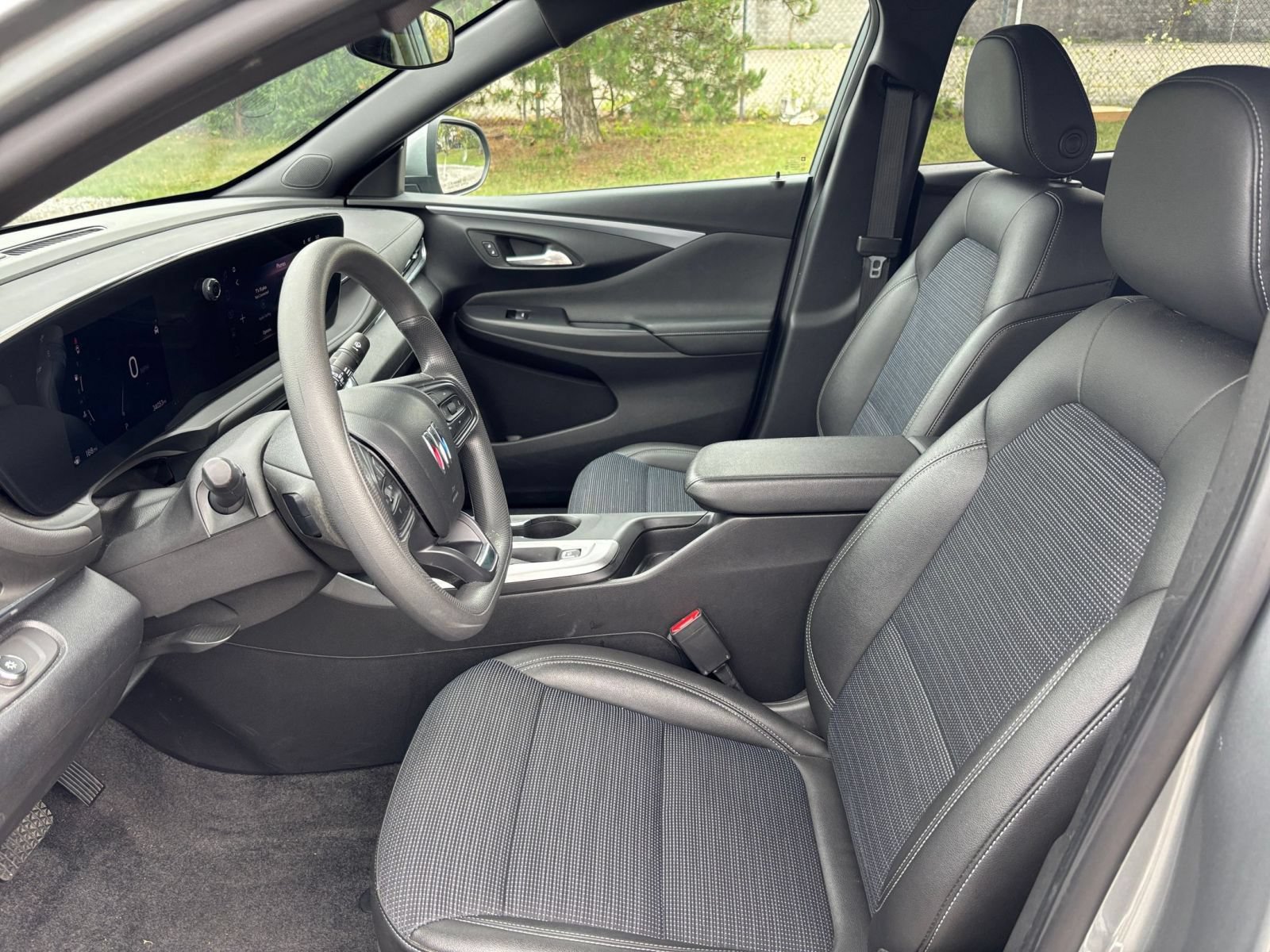 Used 2025 Buick Envista Preferred FWD image 22