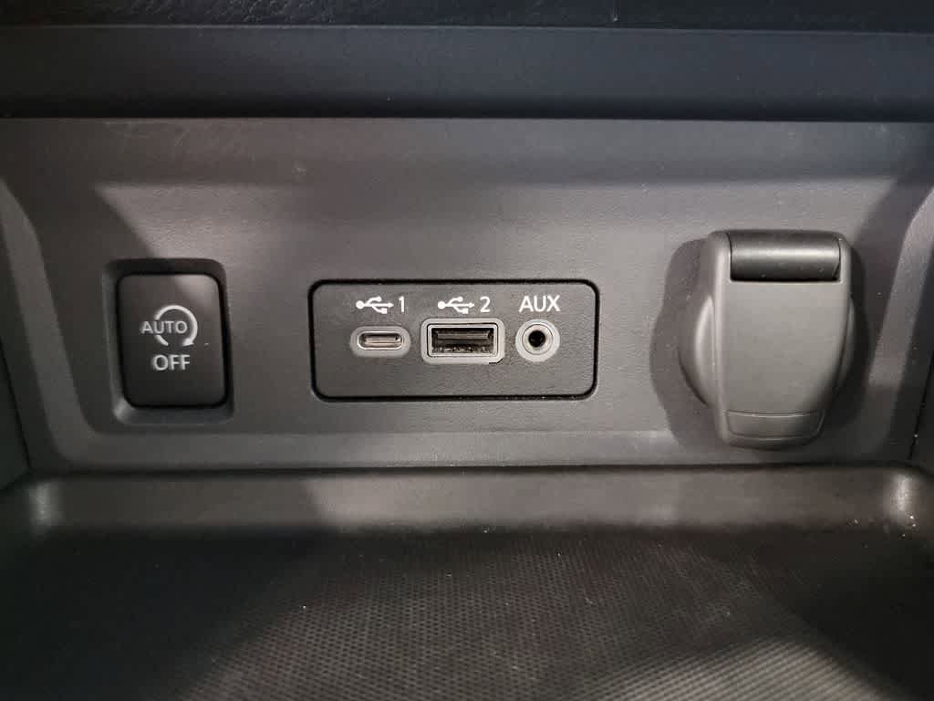 Used 2025 Nissan Sentra SV w/ All-Weather Package FWD image 18