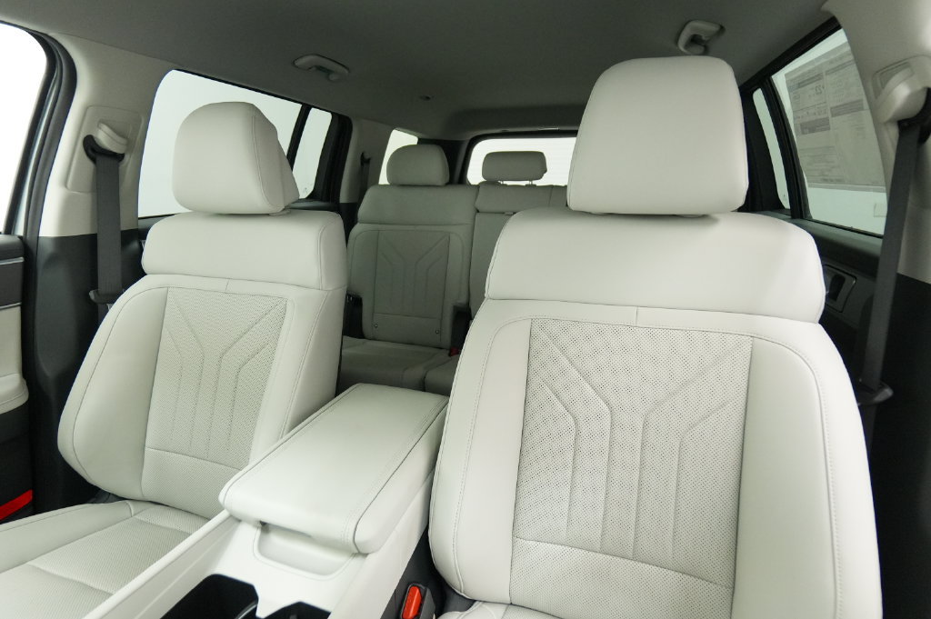 New 2026 Hyundai Santa Fe SEL AWD/4WD image 12