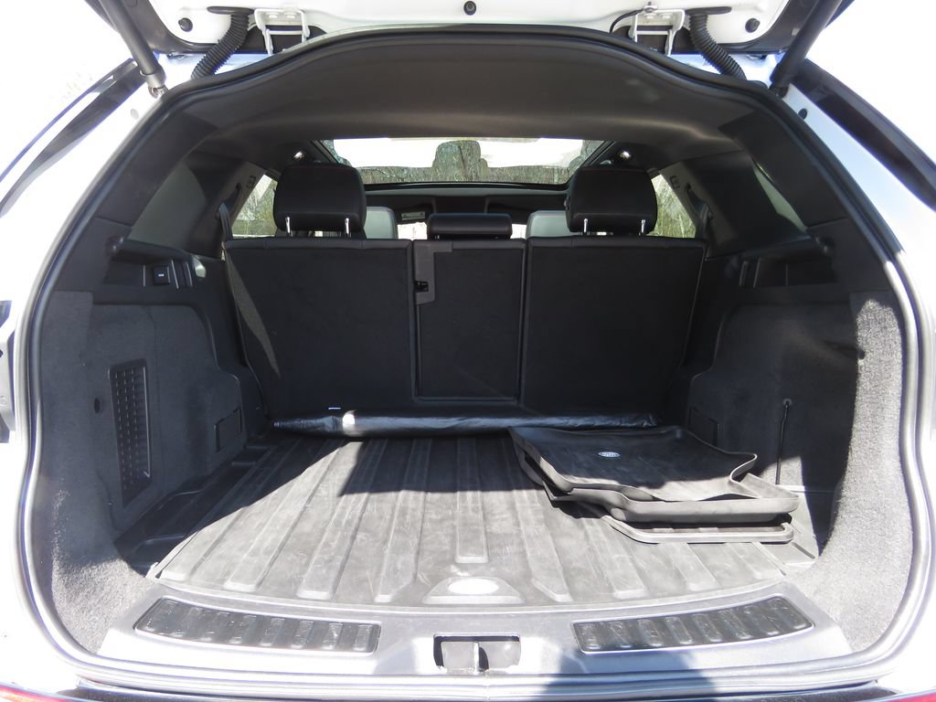 Used 2020 Land Rover Discovery Sport SE R-Dynamic AWD/4WD image 17