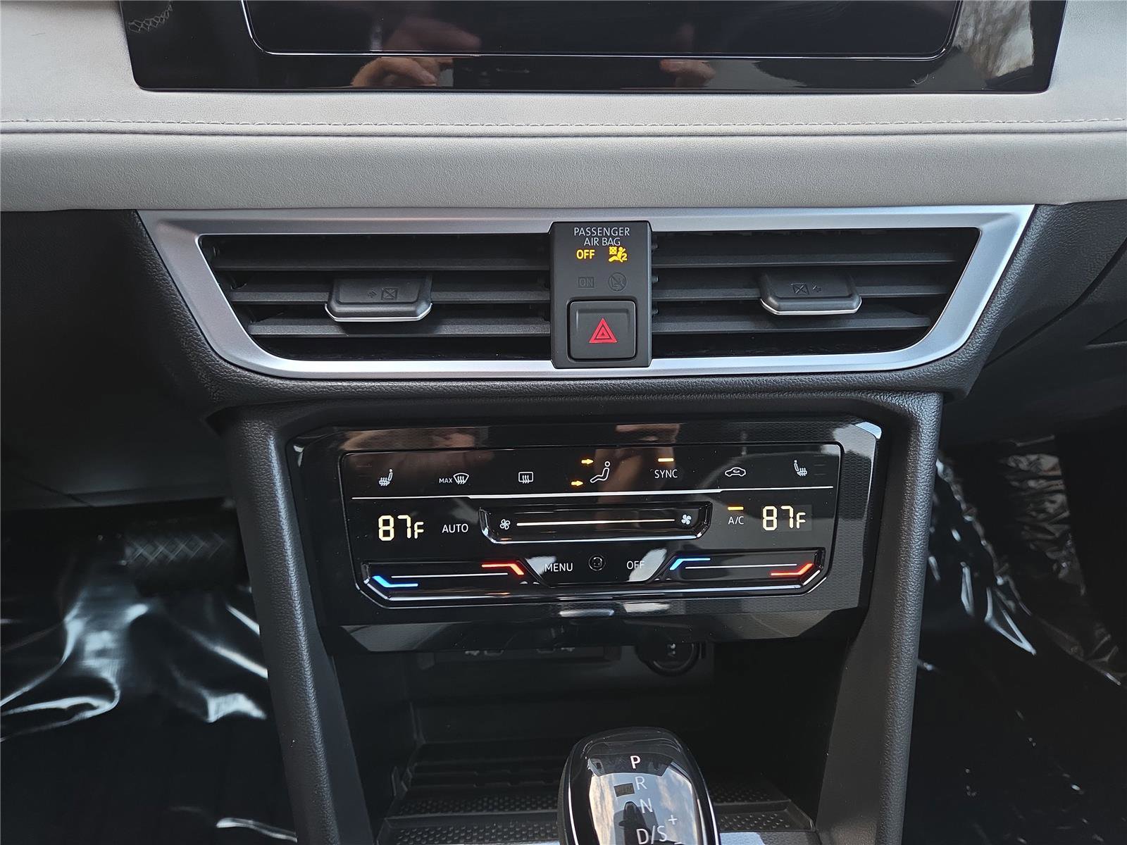 New 2026 Volkswagen Taos SE image 21