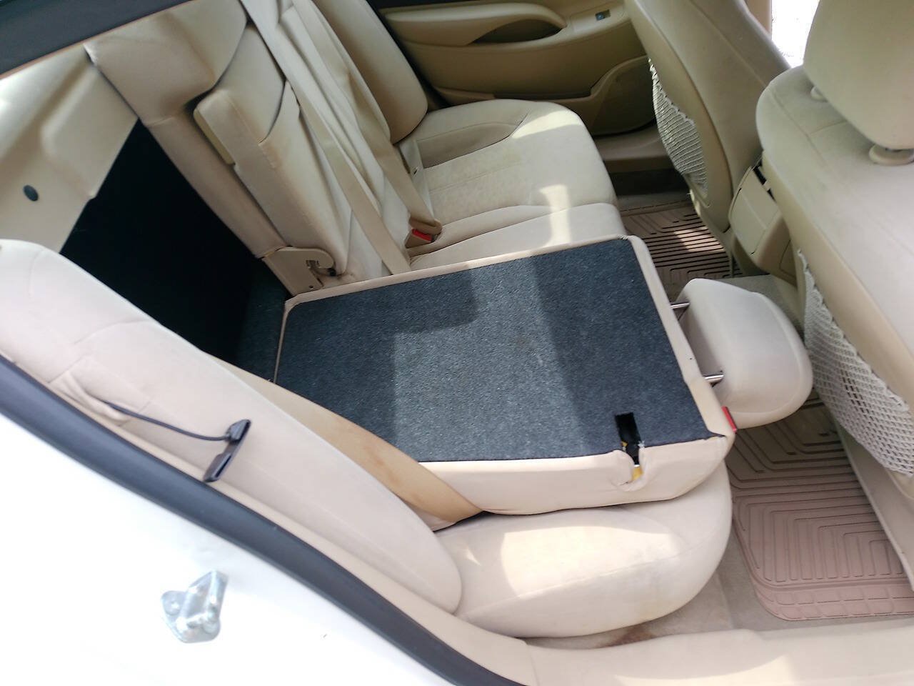 Used 2012 Buick LaCrosse Convenience FWD image 22
