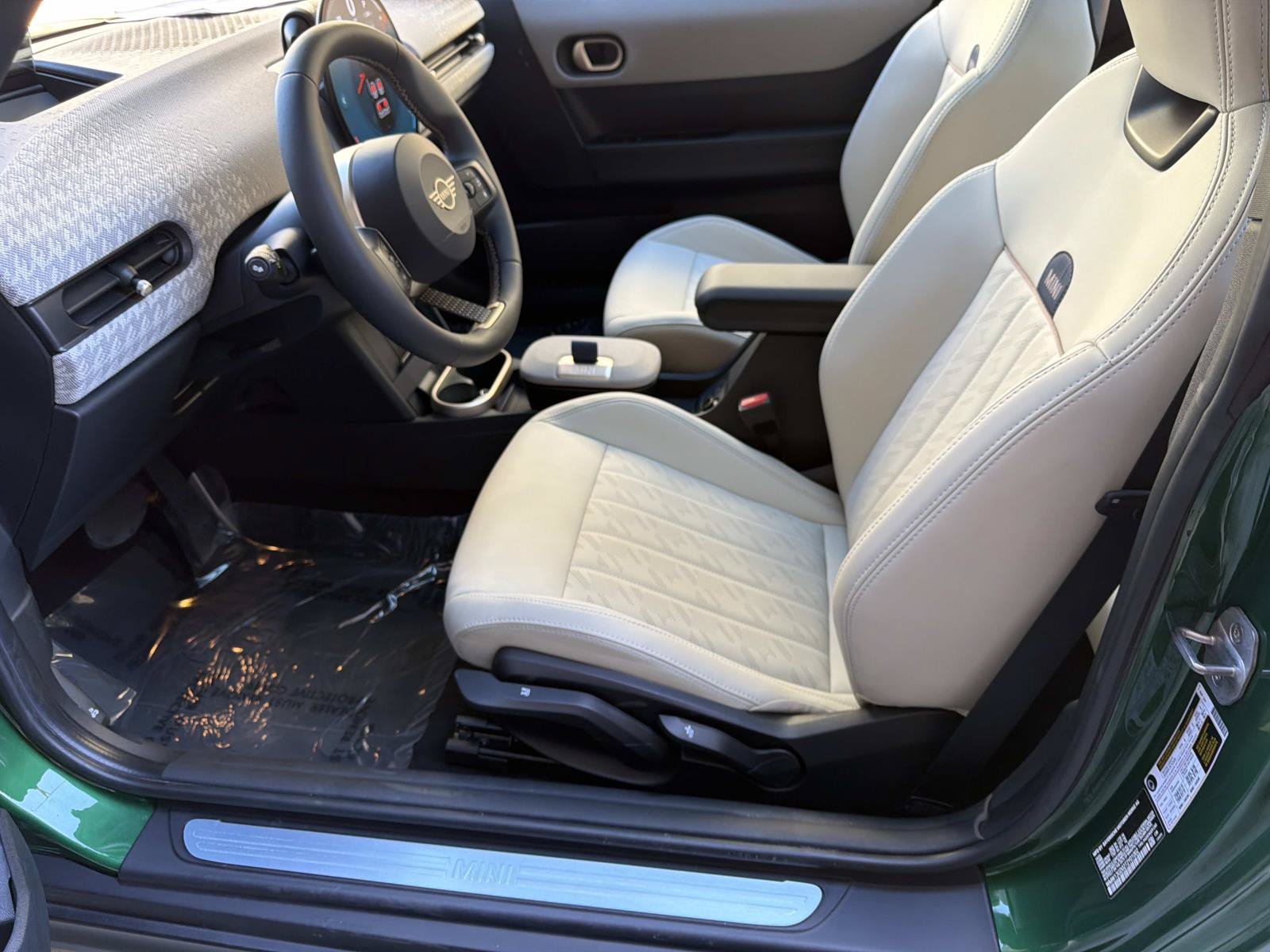 Used 2026 MINI Cooper 2-Door Hardtop FWD image 10