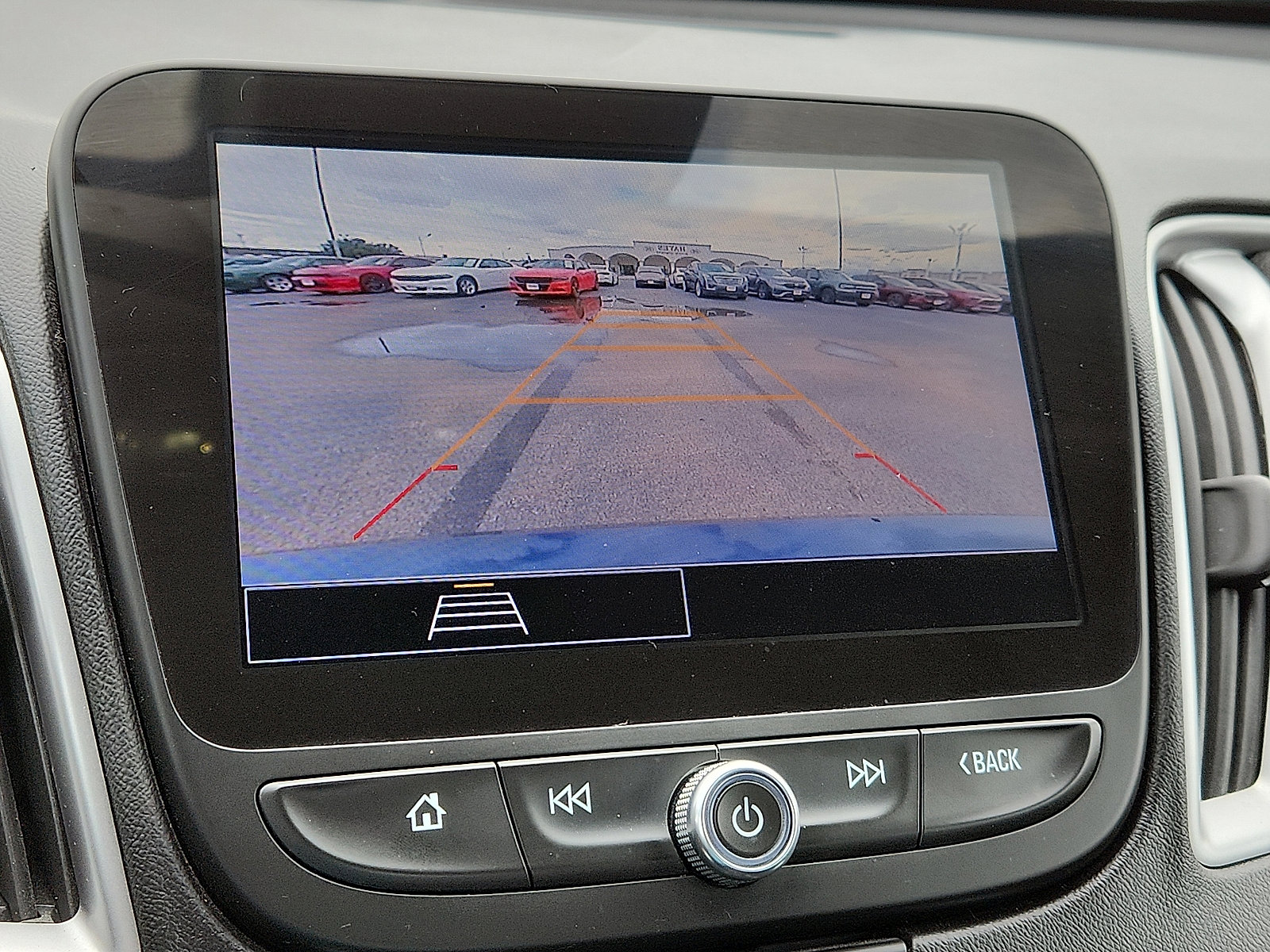 Used 2025 Chevrolet Malibu LT image 12