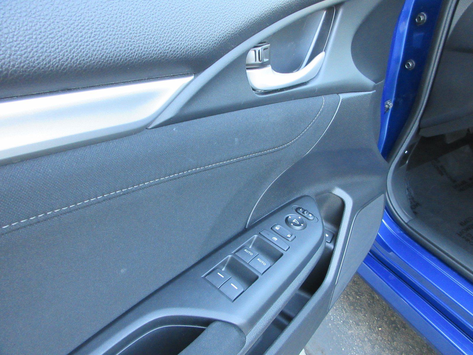 Used 2019 Honda Civic EX image 26