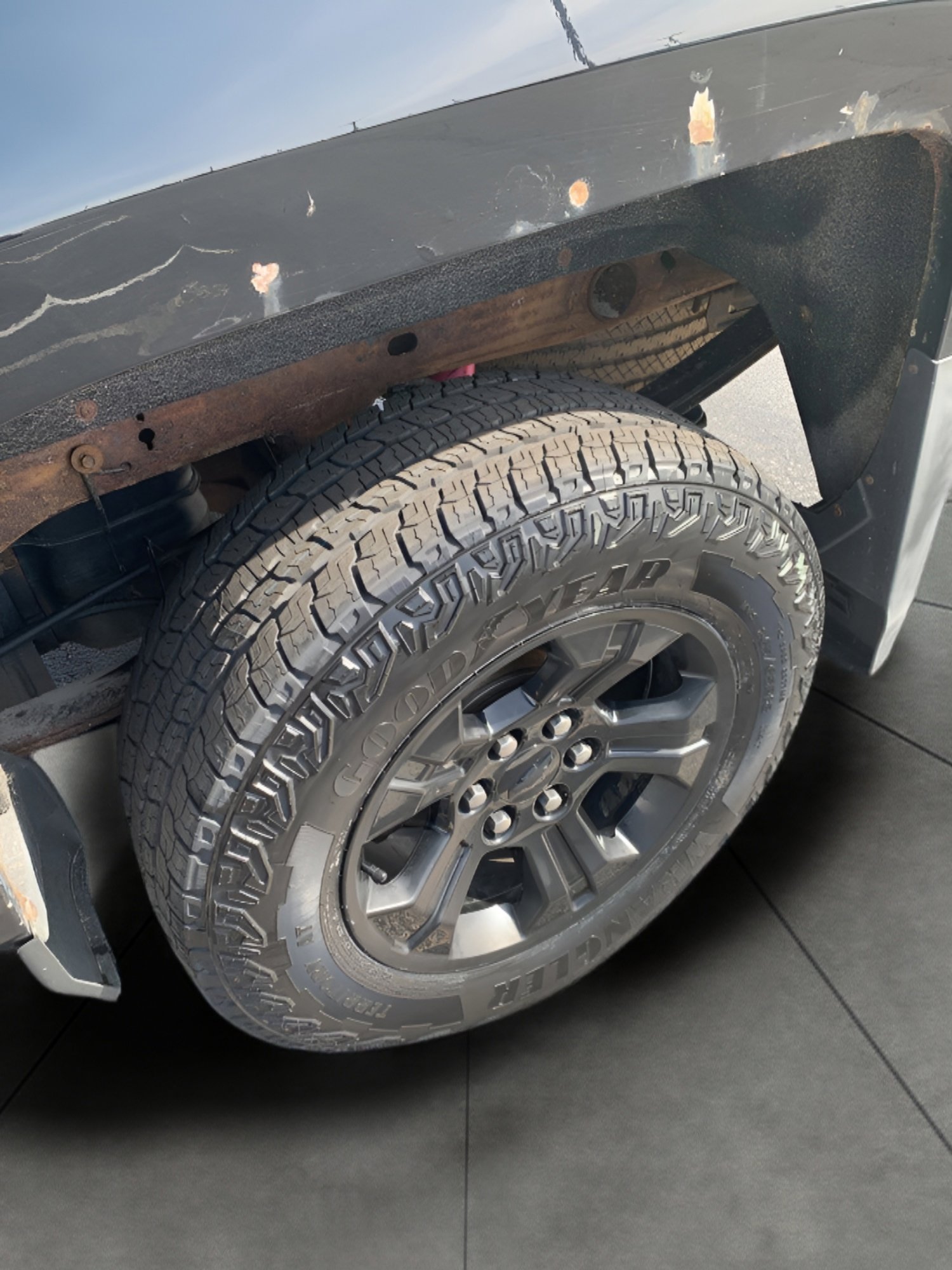 Used 2017 Chevrolet Silverado 1500 LT w/ Midnight Edition image 22