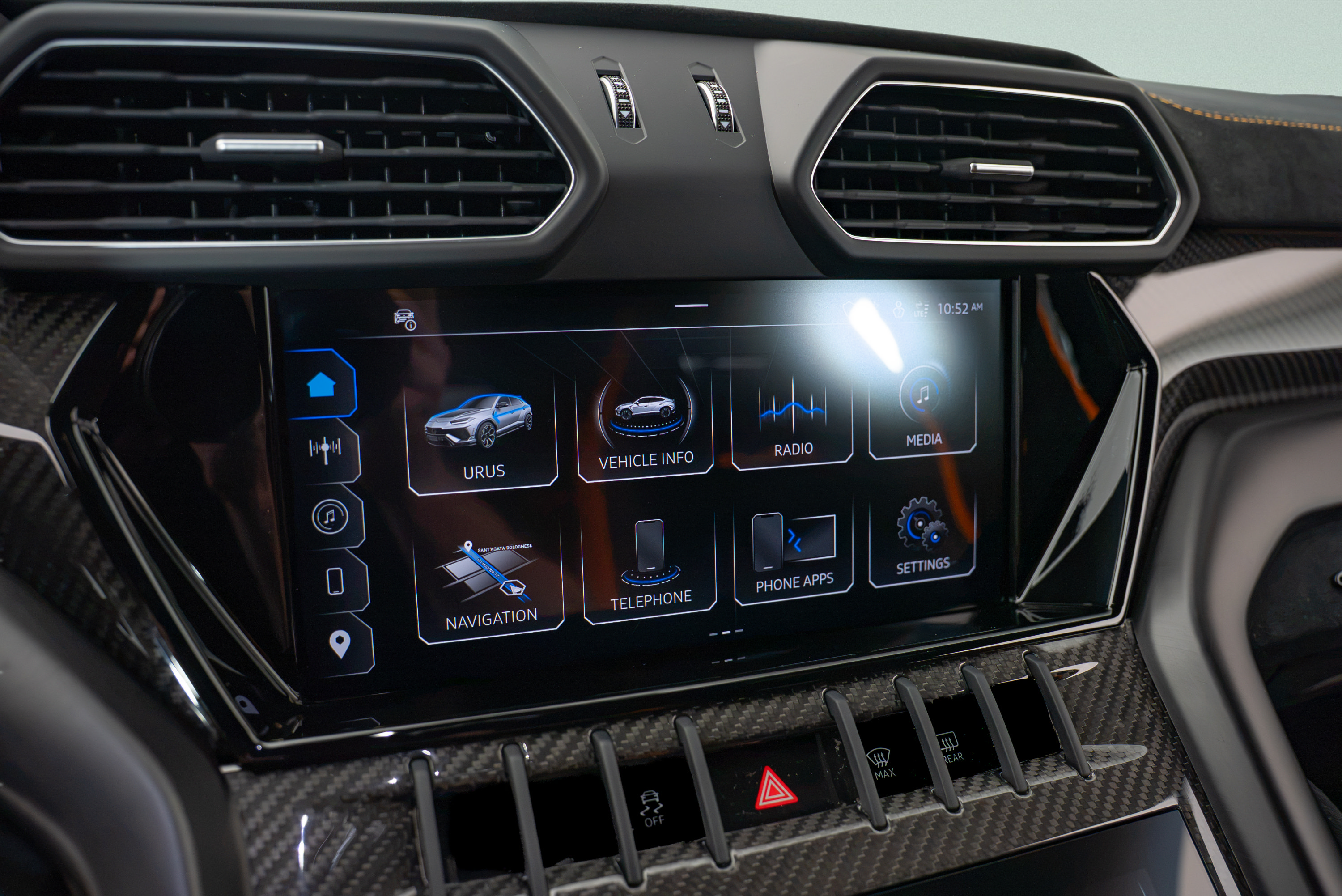 Used 2024 Lamborghini Urus Performante AWD/4WD image 13