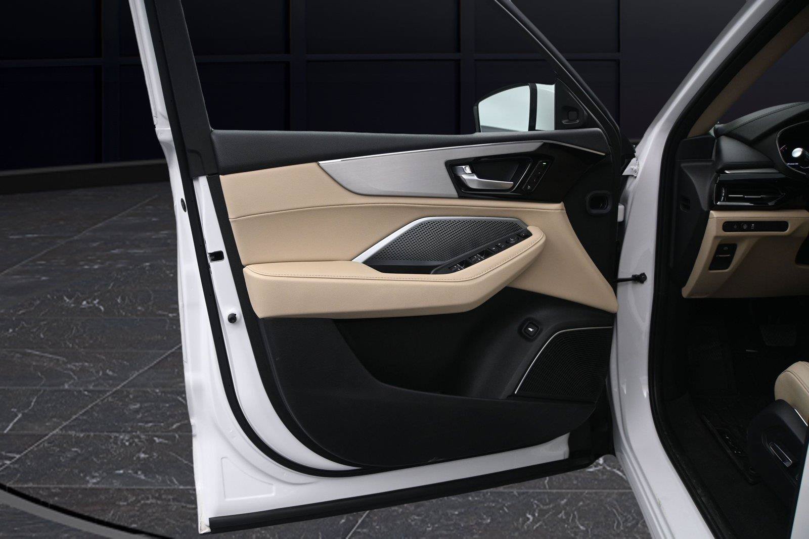 Certified 2025 Acura MDX SH-AWD image 10