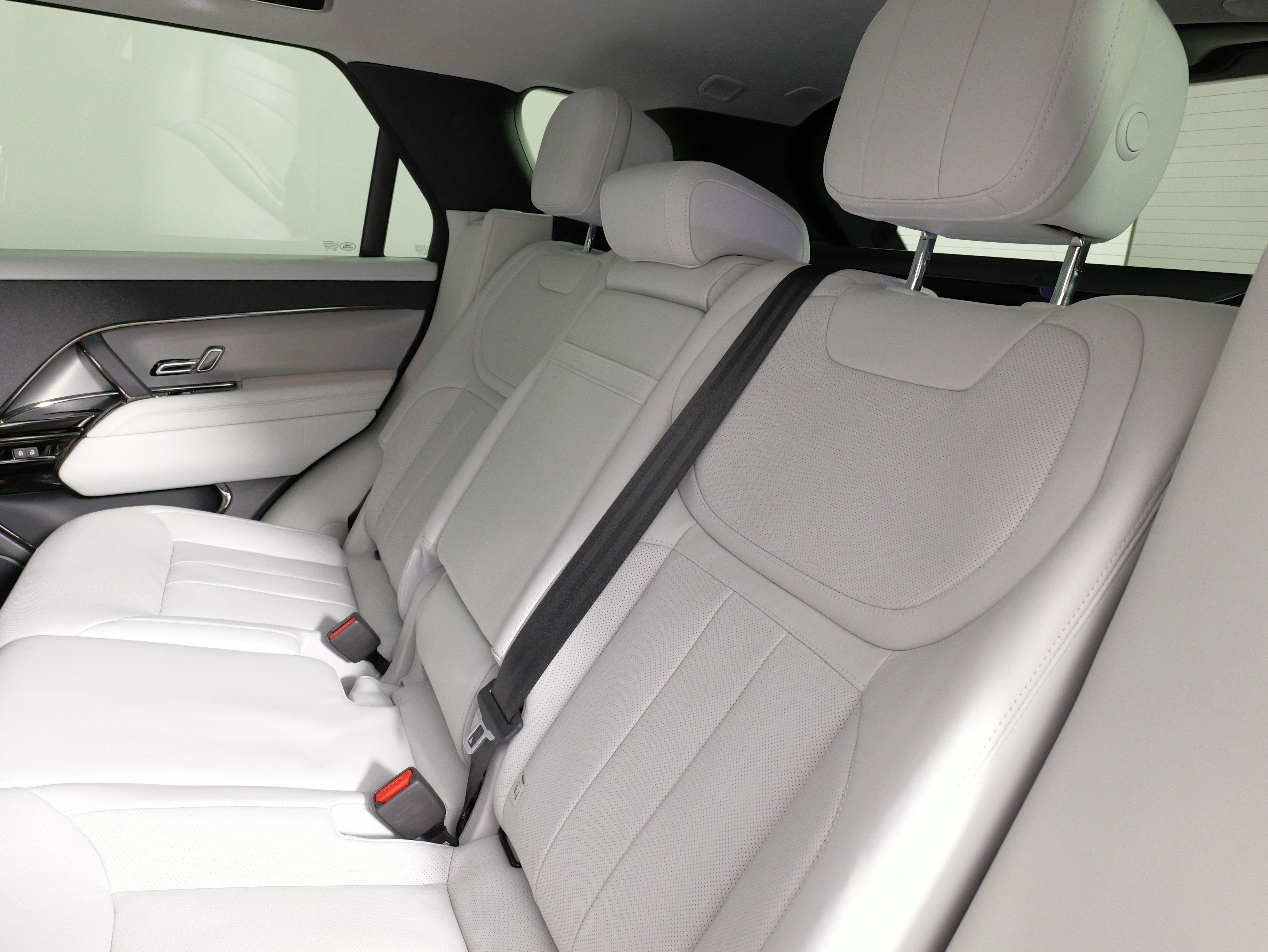 Used 2023 Land Rover Range Rover Sport SE image 39