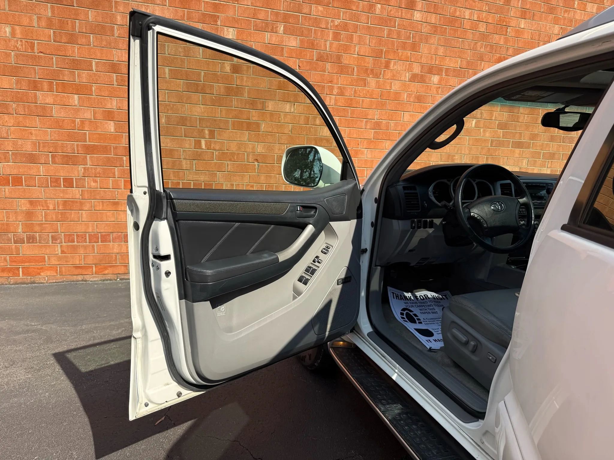 Used 2004 Toyota 4Runner Limited image 21