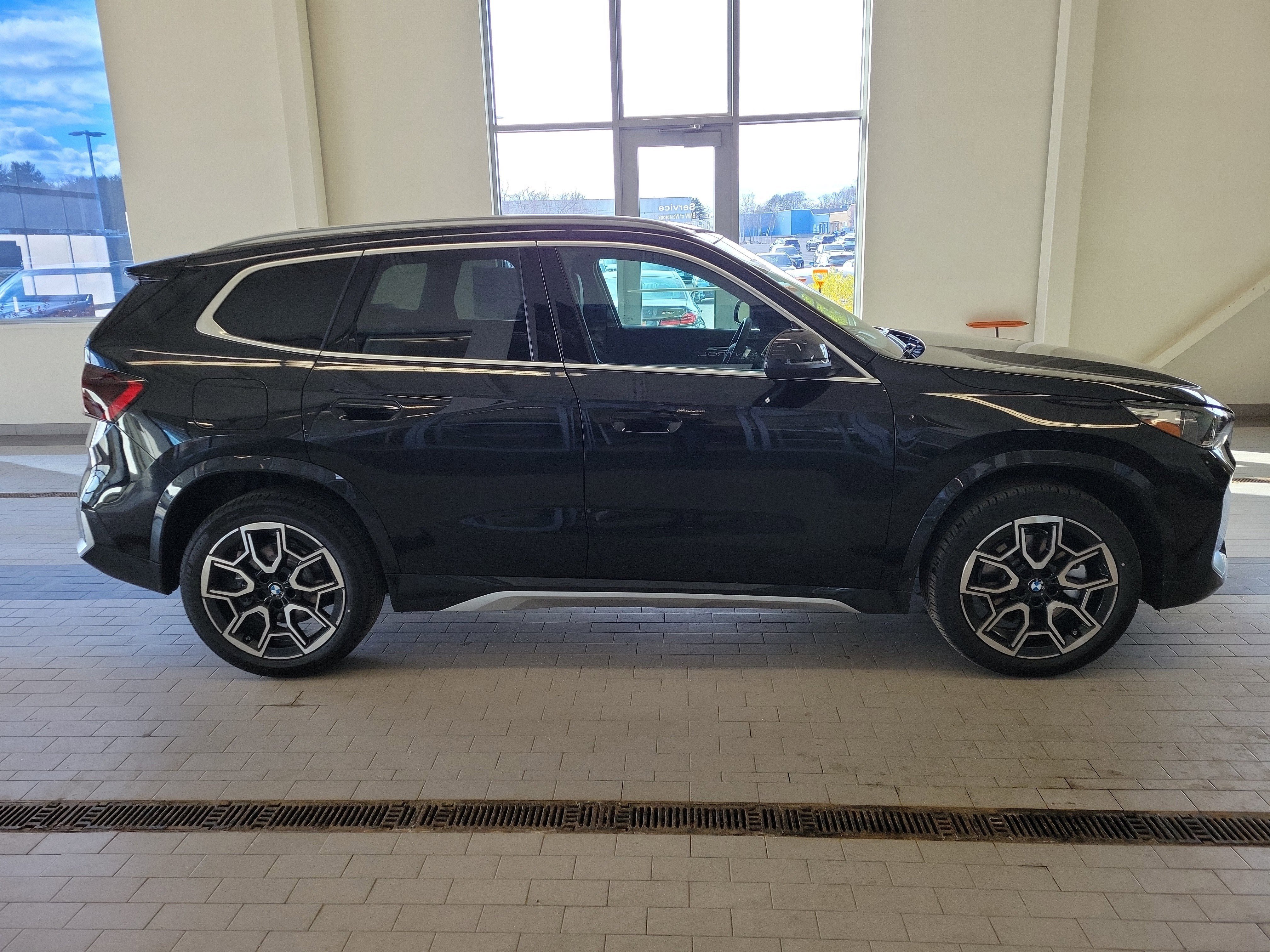 New 2026 BMW X1 xDrive28i w/ Technology Package AWD/4WD image 8