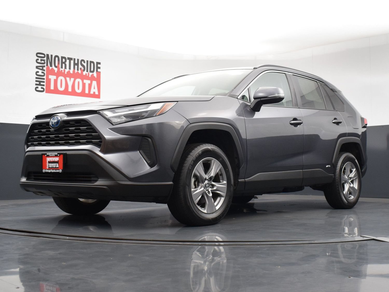 Used 2024 Toyota RAV4 LE AWD/4WD image 30