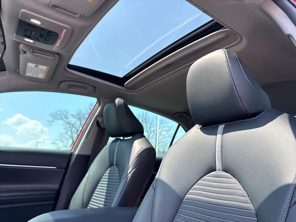 Used 2019 Toyota Camry SE w/ Audio Package FWD image 23