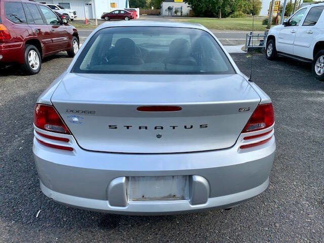 Used 2005 Dodge Stratus SXT w/ Leather Value Pkg image 14