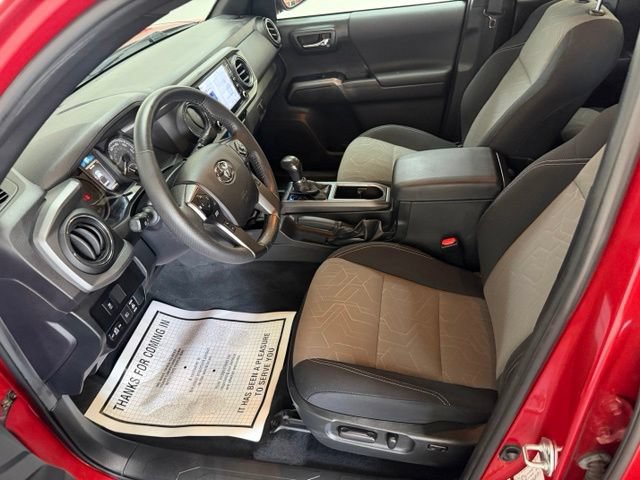 Used 2022 Toyota Tacoma TRD Sport AWD/4WD image 17
