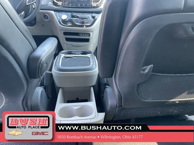 Used 2023 Chrysler Pacifica Touring-L FWD image 20