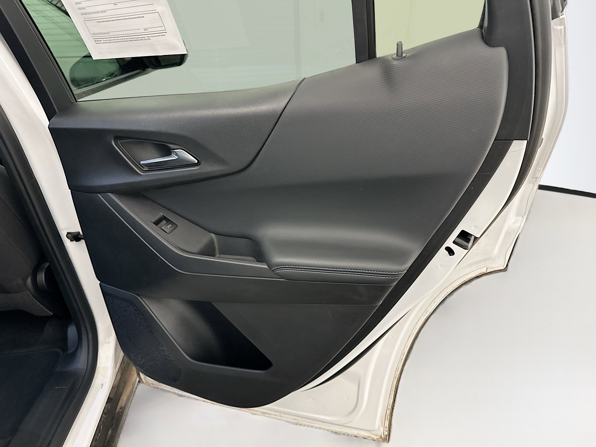 Used 2025 Chevrolet Equinox LT image 31