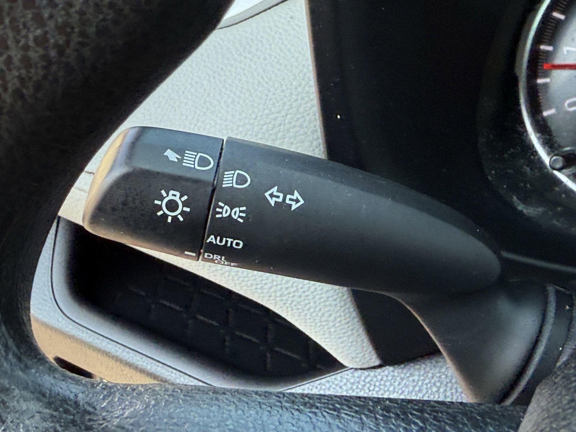 Used 2022 Toyota RAV4 XLE image 15