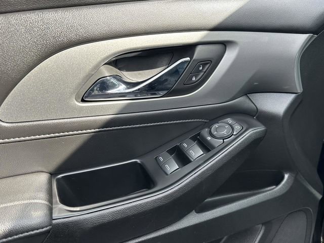 Used 2023 Chevrolet Traverse LT image 15