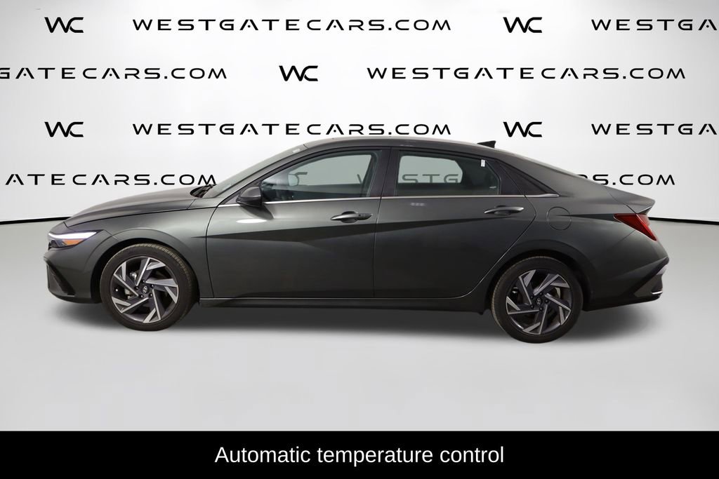 Used 2025 Hyundai Elantra SEL image 5