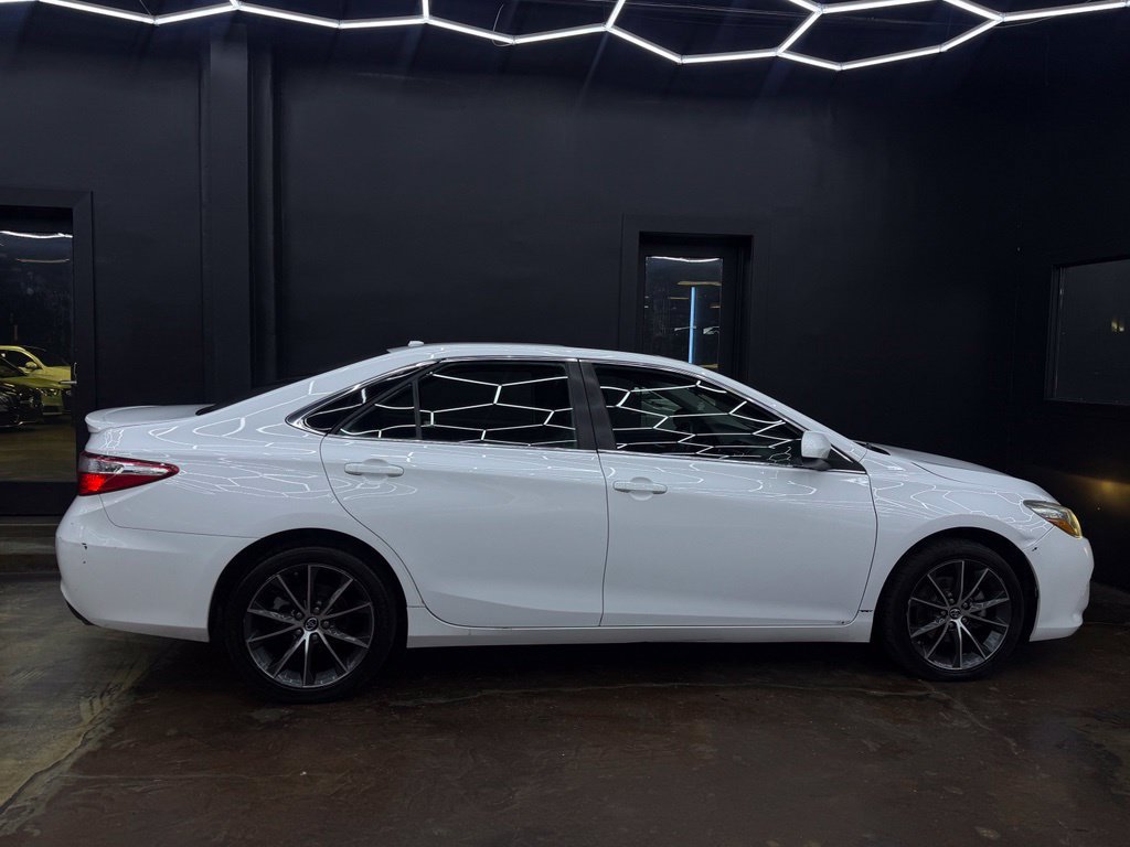 Used 2016 Toyota Camry FWD image 10