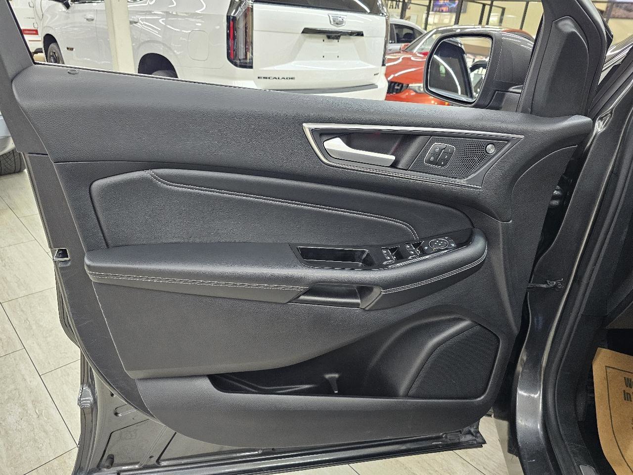 Used 2019 Ford Edge Titanium w/ Equipment Group 301A FWD image 41
