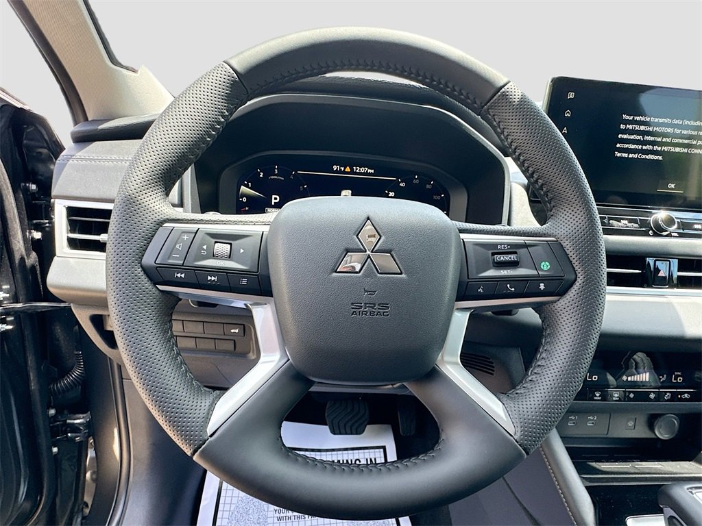 New 2025 Mitsubishi Outlander SE image 11